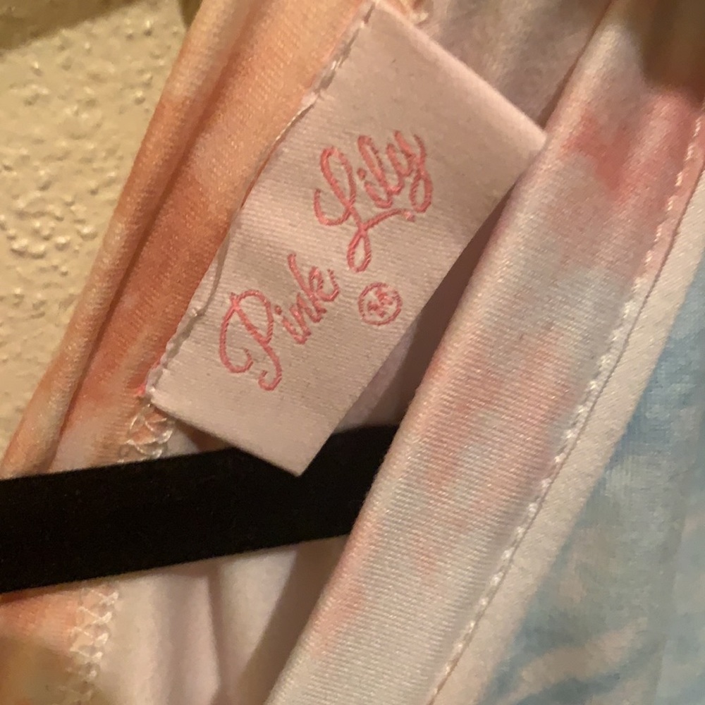 Tie Dye Peplum Top: Pink Lily - Picture 2 of 3